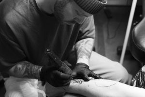 Zakke Andersson, son till den i tatueringskretsar mycket välkände grundaren Bosse Andersson,